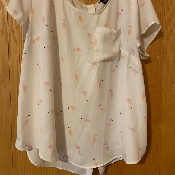 Torrid Flamingo Georgette Button Back - Picture 1 of 3